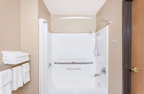 Norton Hotel | Super 8 by Wyndham Norton VA