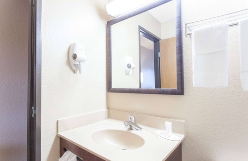 Norton Hotel | Super 8 by Wyndham Norton VA