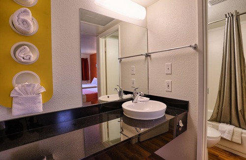 Petaluma Hotel | Super 8 by Wyndham Petaluma