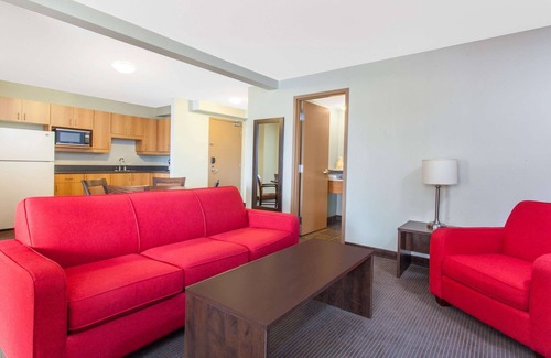 Red Lake Hotel | Super 8 by Wyndham Red Lake ON