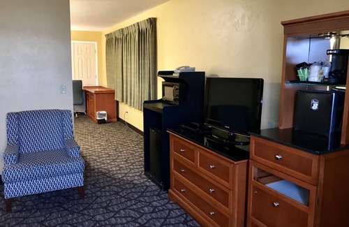 Buena Hotel | Super 8 by Wyndham Union Gap Yakima Area