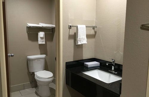 Lincoln Acres Hotel | Super 8 by Wyndham National City Chula Vista