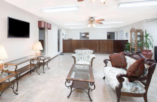 Whiteville Hotel | Super 8 by Wyndham Whiteville