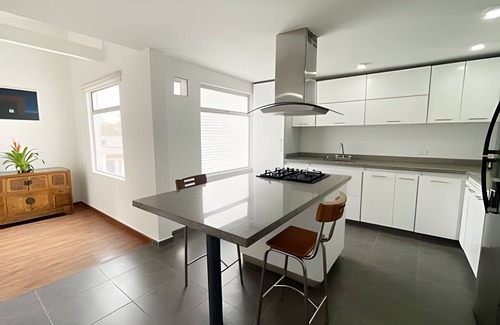 Santa Ana House | Super Apartment TV, Wi Fi and free parking