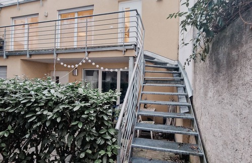 Freiburg im Breisgau Apartment | Super centrally located apartment with satellite TV and WiFi