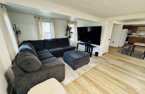 Rochester House | Super Modern 2-Bedroom Riverside Home @ RIT