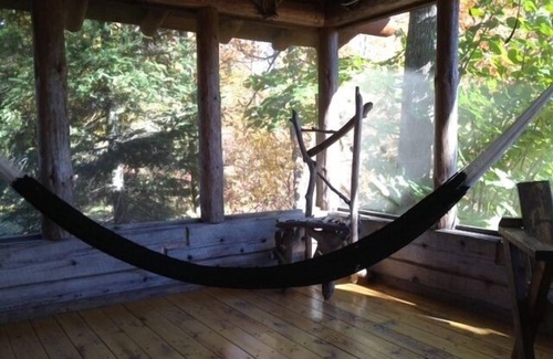 New Post Cabin | Super Private.Amazing Lake Views.Log Cabin Solitude!