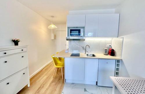 Gambetta Apartment | Super studio Paris La Défense