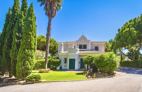 Vale do Lobo Villa | SUPERB 3 BED VILLA - POOL - VALE DO LOBO - OCEAN COURSE - 15 MIN WALK TO BEACH