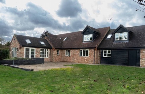 Wyton House | Superb 4BD Stay in Wyton and Houghton Village