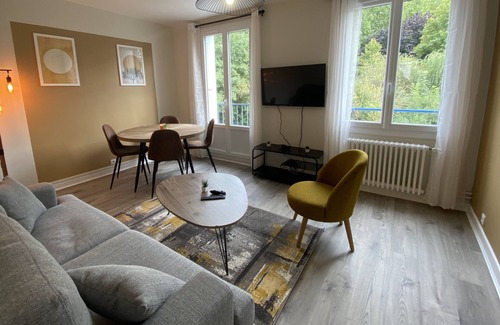 Old Town Apartment | Superb downtown apartment with parking