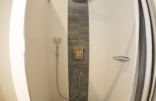 Laneffe Other | Superb gîte in an old farm workshop for 7 people with all mod cons