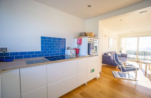 Rhyd-y-clafdy House | Superb Seafront House - Pet-friendly - Best Views.