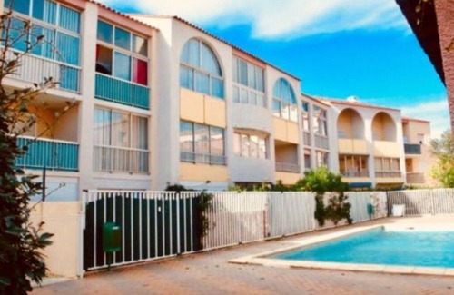 Le Port Apartment | Superb T2 near beach with parking and swimming pool