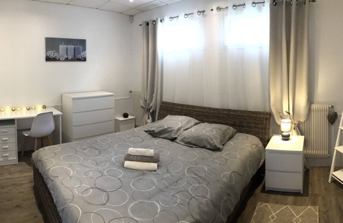 St-Andre-de-l'Eure House | SUPERB TOWN-CENTRE APARTMENT WITH GARDEN