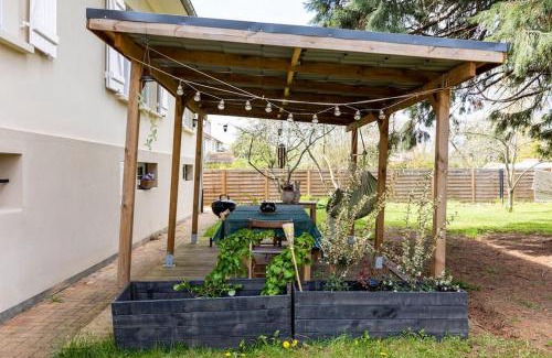 Magny Apartment | Superbe appartement dans maison bourgeoise avec jardin arboré