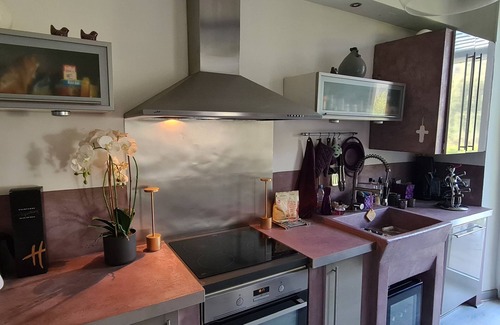 Palais de justice Apartment | Superbe Appartement, Terrasse Calme et vue sur ND de la Garde, 7mn Vieux Port