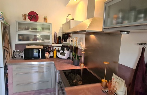 Palais de justice Apartment | Superbe Appartement, Terrasse Calme et vue sur ND de la Garde, 7mn Vieux Port