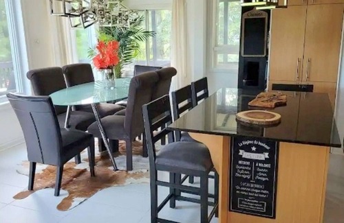 Rawdon Ski Chalet | Superbe Chalet au Bord D'un lac