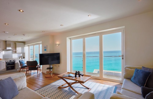 Portreath House | Superbly appointed accommodation, and a soothing hot tub on the decked balcony.