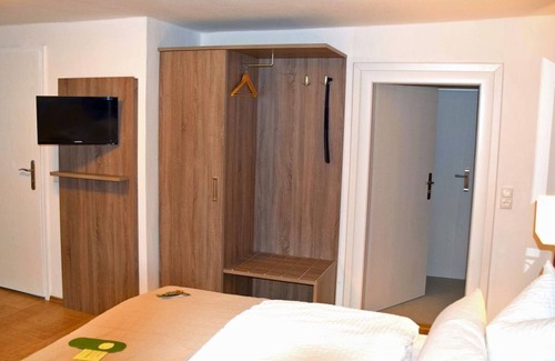 Pfaffendorf Bed & Breakfast | Superior Double Room, Shower, Toilet - Pension Lachmann