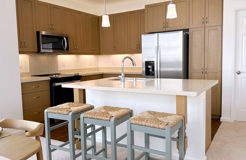 Makaha Valley House | Support LOCAL: NEW! Makaha Valley Home