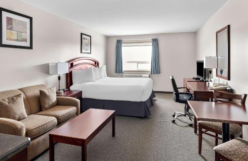 Hardisty Hotel | SureStay Plus Hotel by Best Western Hardisty