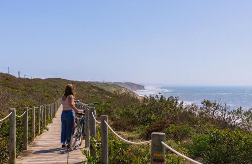 Pedra do Ouro Apartment | Surf GuestHouse - 7min walk to the beach