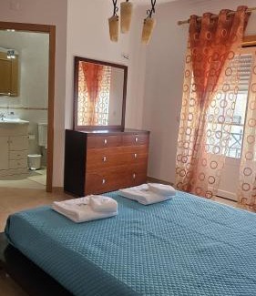 Ferrel Villa | SURFANDO NO BALEAL 8 pessoas