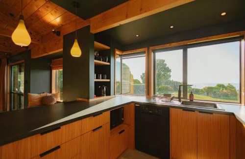 Hapuku House | Surfwatch House