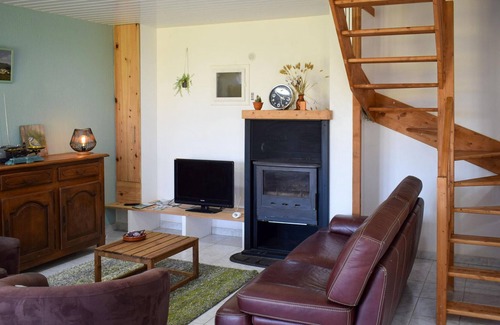 Asson House | Surrounded by the beautiful mountain scenery of the Pyrenees, this charming stone house welcomes you