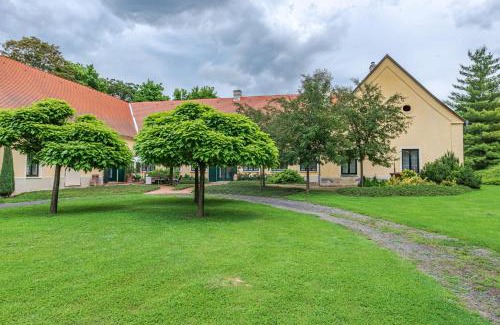 Szentgalosker House | Svastics kúria