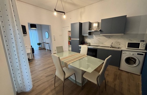 Bronte Apartment | SVR PALACE BRONTE CITTA' DEL PISTACCHIO ETNA, ACCOGLIENTE PALAZZETTO 3 CASE