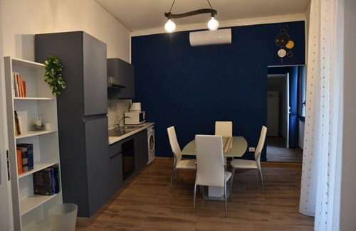 Bronte Apartment | SVR PALACE BRONTE CITTA' DEL PISTACCHIO ETNA, ACCOGLIENTE PALAZZETTO 3 CASE