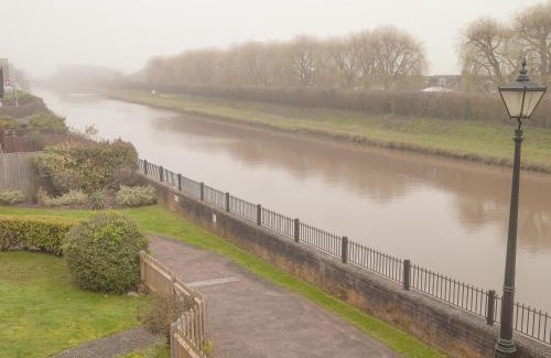 Arundel House | Swan Cottage