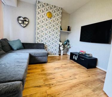 Cradley Heath House | SwankyHome4Groups n Contractors