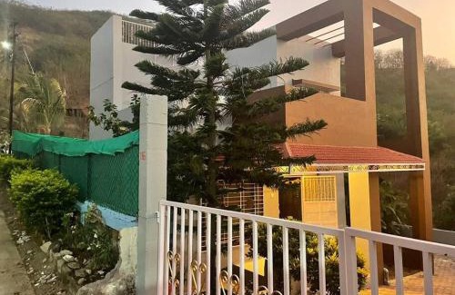 Vadgaon Villa | Swaradhya Hillside Villa 3BHK -AC - WiFi - SmartTV - Parking - Kitchenette - Near Lonavala