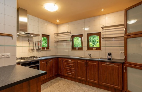 Vilvoorde Apartment | Sweet Apartment - 2 Bedrooms, Private Garden, Privacy Assured