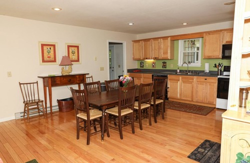 Burks Fork Cabin | Sweetwater Cabin by Buffalo Mountain Getaway