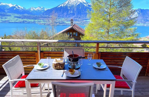 Sigriswil Apartment | SwissHut Stunning Views Alps & Lake - Apart. Felden