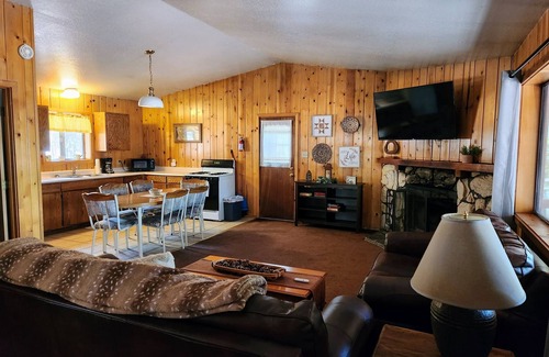 Pinetop-Lakeside Cabin | Sycamore Cabin at Lazy Oaks Resort