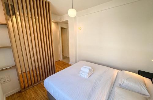 Plaka Apartment | Syntagma Spacious Residence