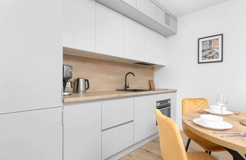 West Pomeranian Voivodeship Apartment | Szczecinski Apartament Kwiatkowskiego w Spokojnej Okolicy by Noclegi Renters