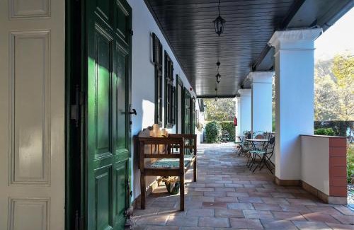 Szentes Bed & Breakfast | Szin-es Vendeghaz