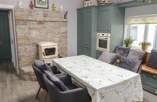 Wild Atlantic Way Cottage | TÍ COILÍN MHAC, pet friendly in Lettermore, County Galway