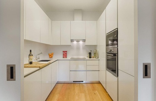 Lisbon Old Town Apartment | T2 6 pax Center Gardens luxuries apartments