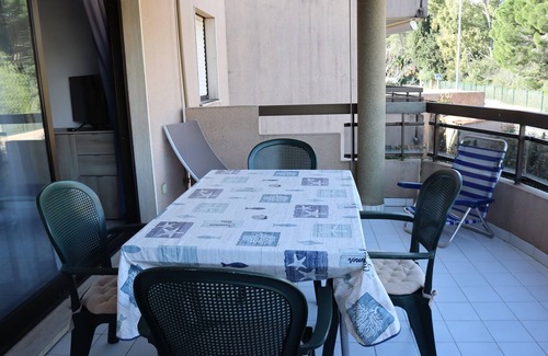 Cavaliere Apartment | T2 air-conditioned apartment - terrace - secure residence - 4 min beach, shops