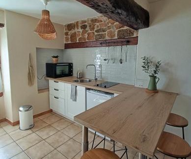 Sollies-Ville Apartment | T2 chaleureux au coeur d'un village pittoresque