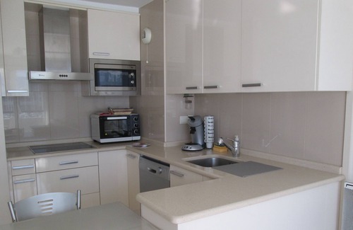 Hendaye Apartment | T2 MAGNIFICENT PORT VIEW, PARKING, BEACH 100m, SWIMMING POOL, WIFI, THALASSO 50m