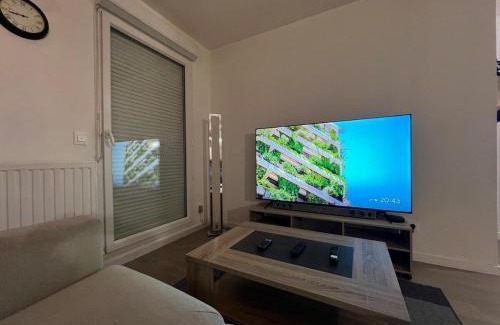 Vaulx-en-Velin Apartment | T2 moderne avec terrasse, proche de Lyon